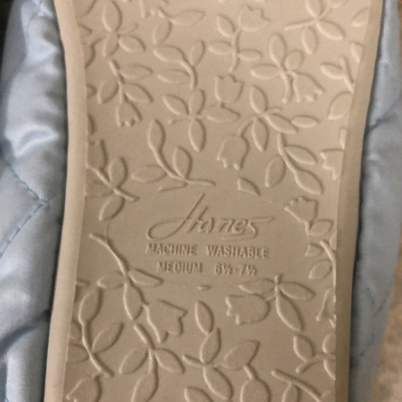 Hanes super comfy slippers NWOT - Picture 6 of 8